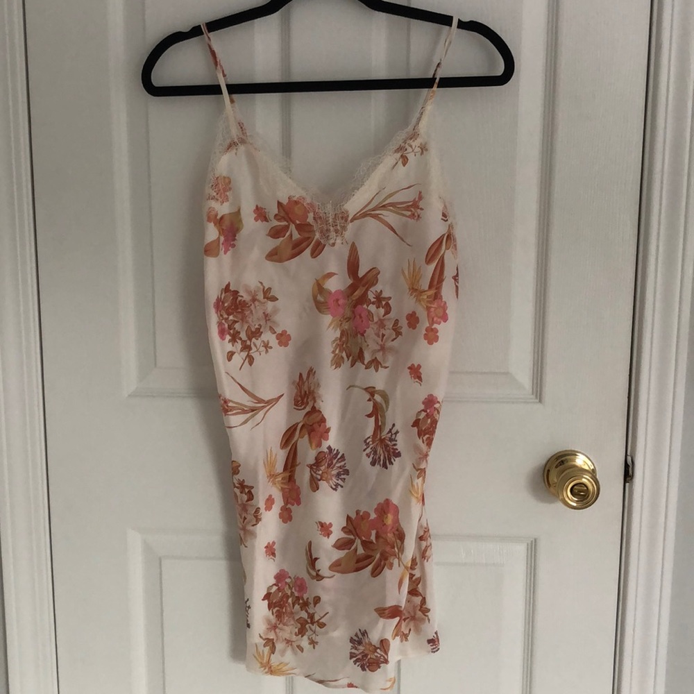 Victoria’s Secret cream/pink floral slip